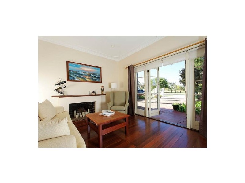 12 Davilak Crescent, Manning WA 6152