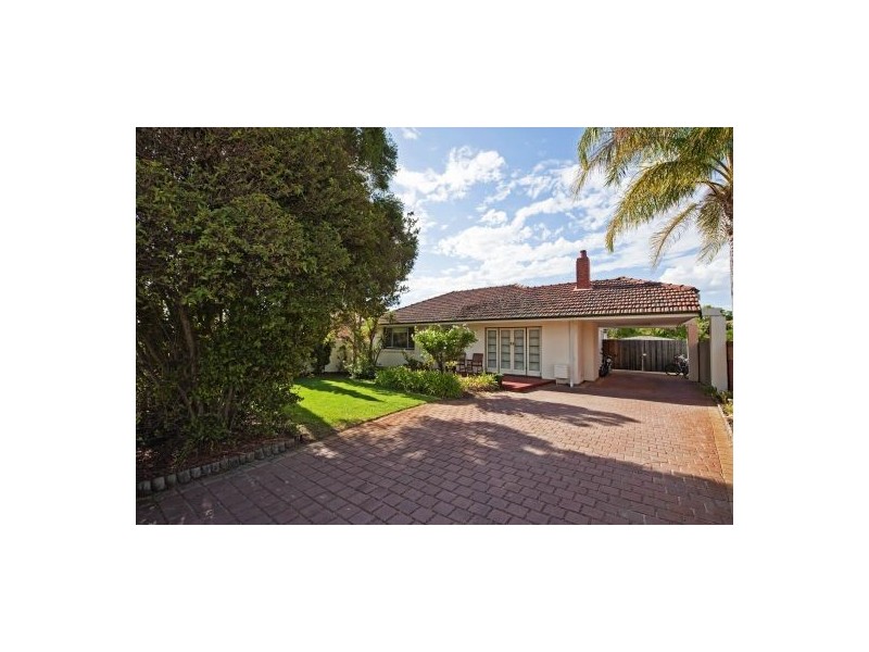 12 Davilak Crescent, Manning WA 6152