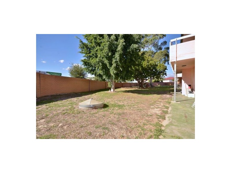 5/5 Welshpool Road, St James WA 6102