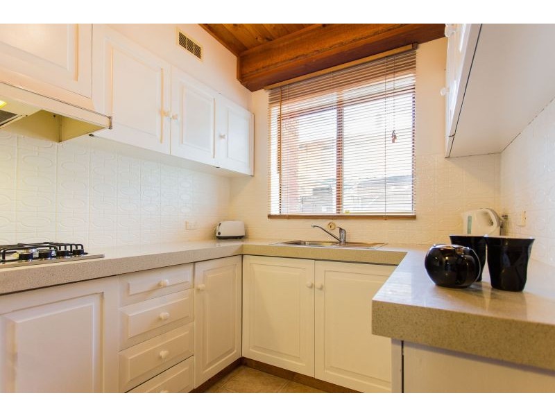 4/34 Henley St, Como WA 6152