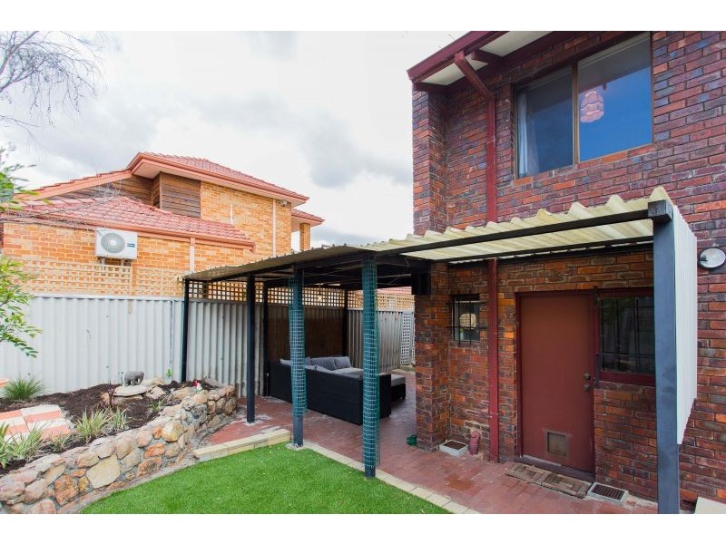 4/34 Henley St, Como WA 6152