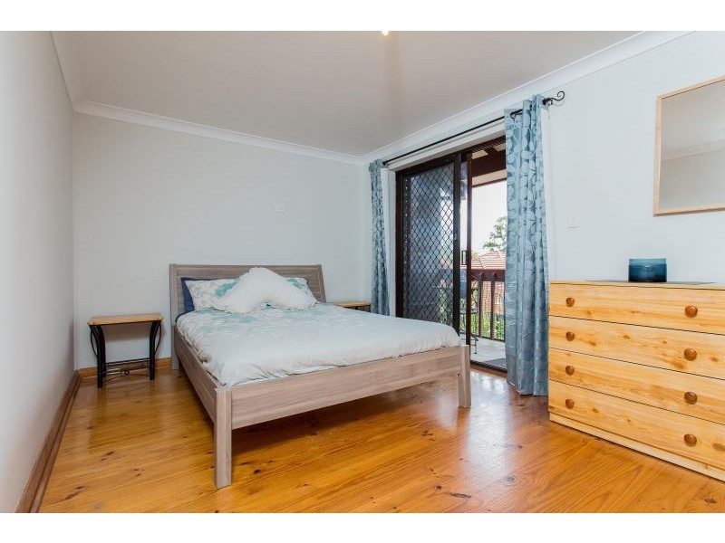 4/34 Henley St, Como WA 6152