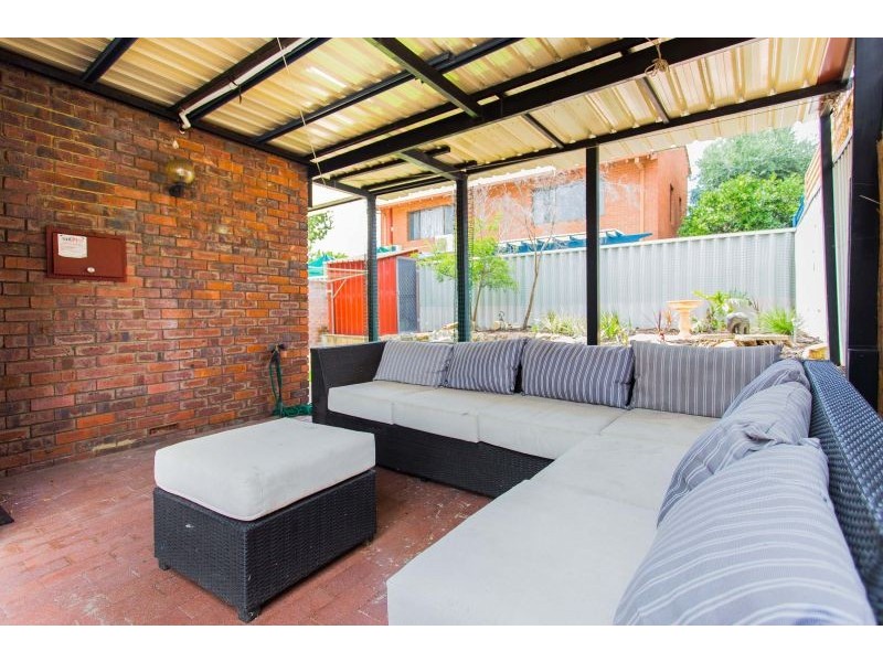 4/34 Henley St, Como WA 6152