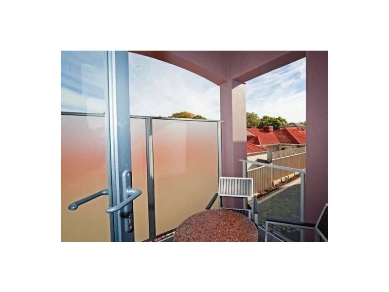 2/251 Canning Hwy, Como WA 6152