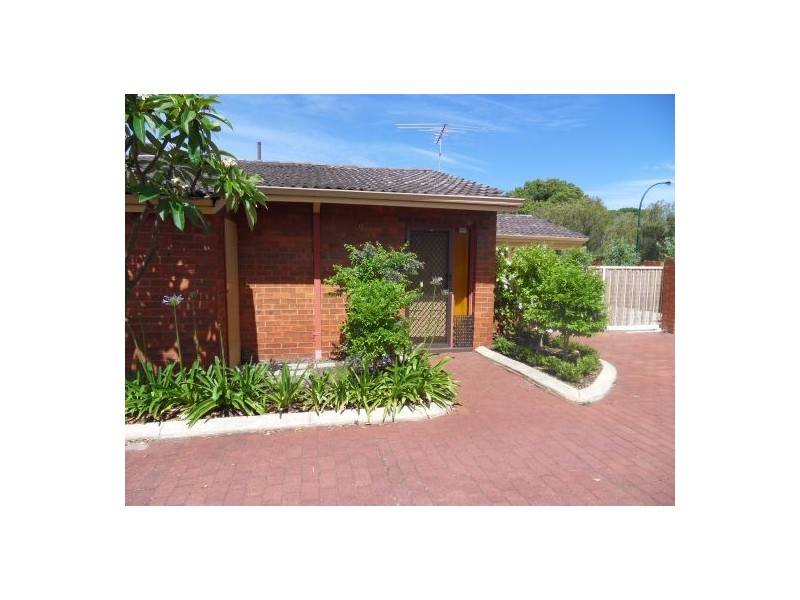 1/30 Comer Street, Como WA 6152