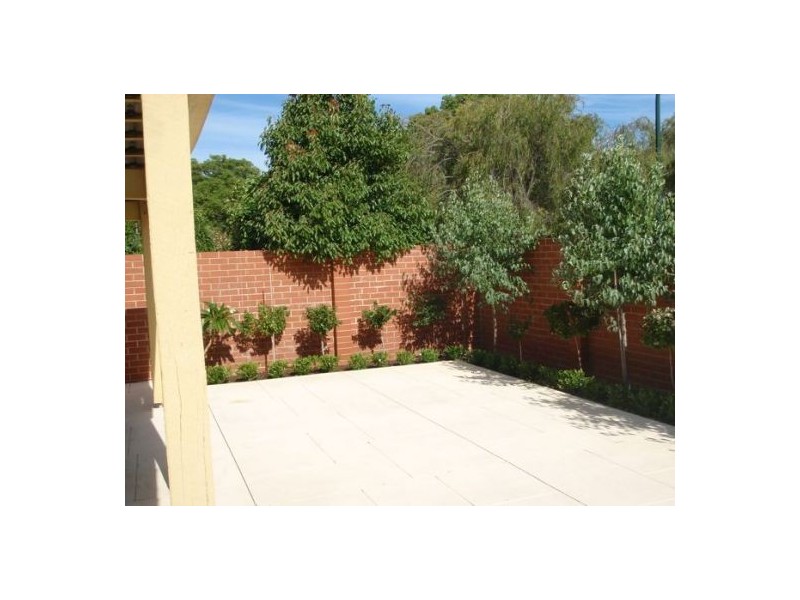 1/30 Comer Street, Como WA 6152