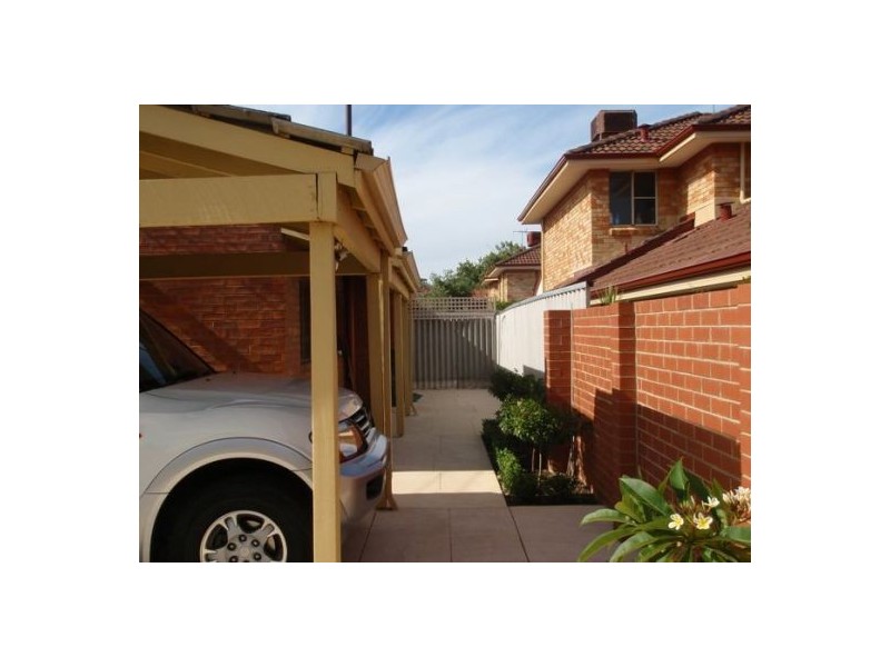 1/30 Comer Street, Como WA 6152