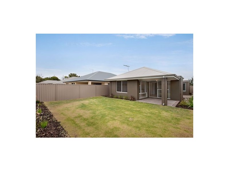 11A Baystone Parade, Harrisdale WA 6112