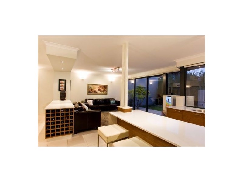 3/217 Coode Street, Como WA 6152