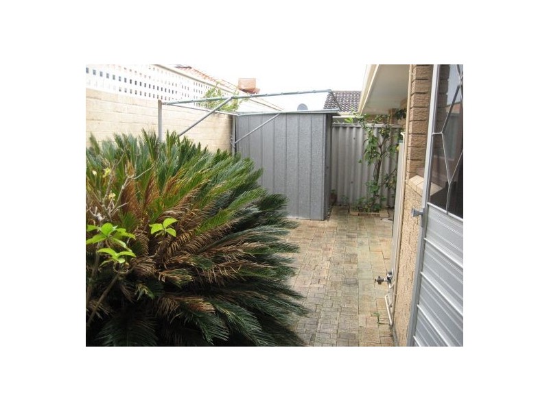 1/11 Talbot Avenue, Como WA 6152