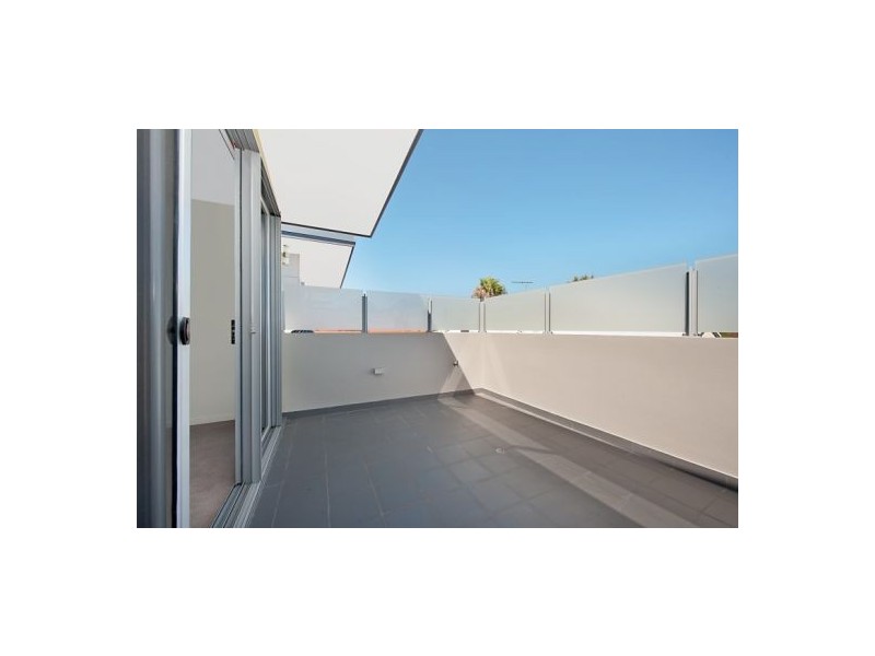 4/111 Summers Street, Perth WA 6000