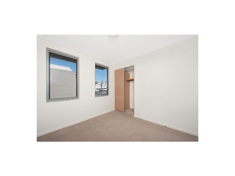 4/111 Summers Street, Perth WA 6000