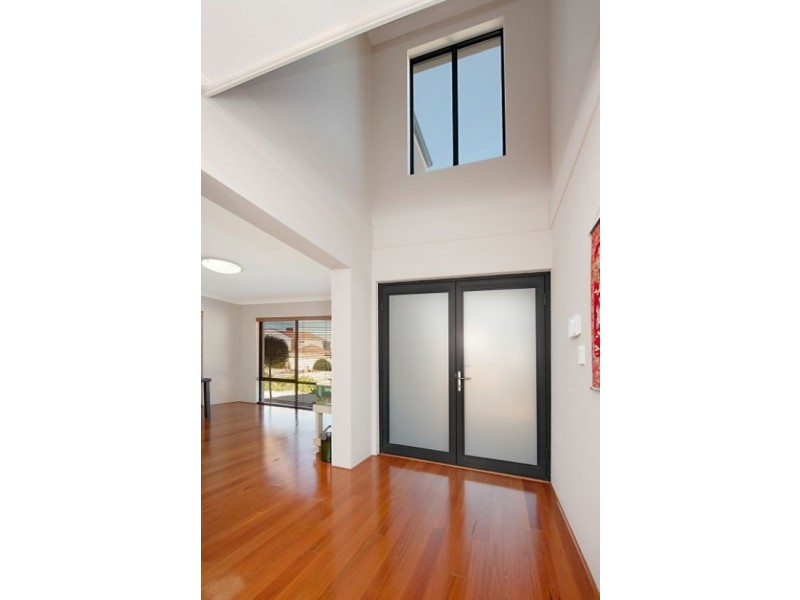 33 Kardan Circuit, Karawara WA 6152