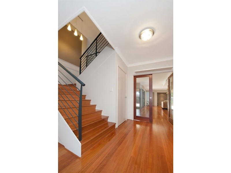 33 Kardan Circuit, Karawara WA 6152