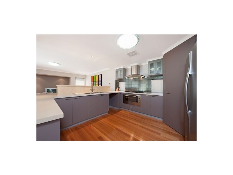 33 Kardan Circuit, Karawara WA 6152