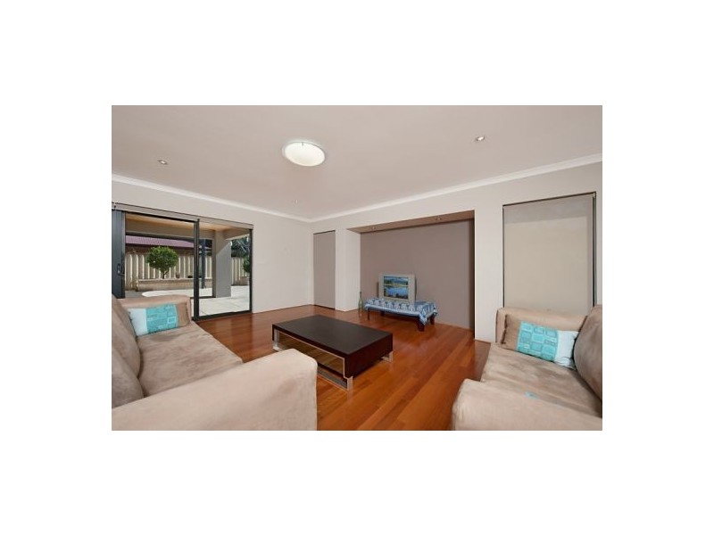 33 Kardan Circuit, Karawara WA 6152