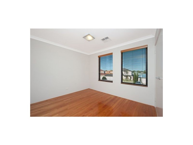 33 Kardan Circuit, Karawara WA 6152