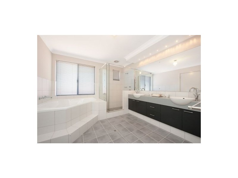 33 Kardan Circuit, Karawara WA 6152