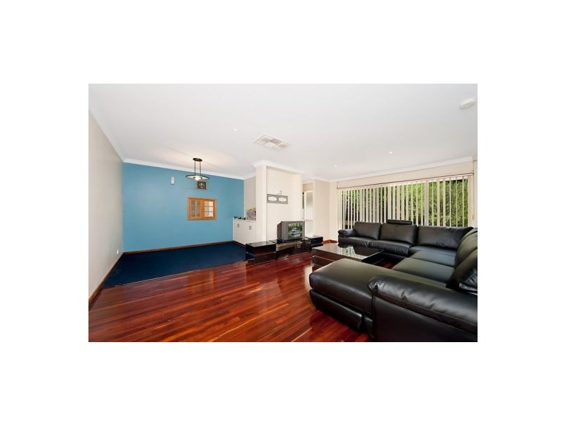 11 Renville Way, Lynwood WA 6147