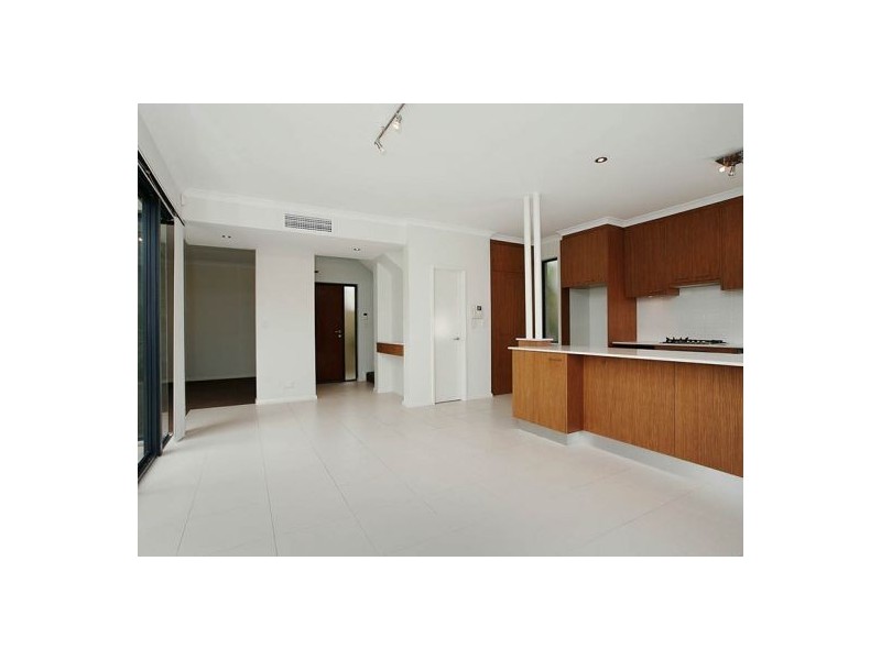 2/217 Coode Street, Como WA 6152