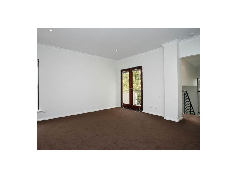 2/217 Coode Street, Como WA 6152