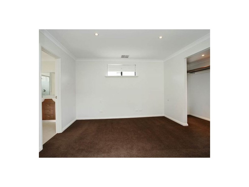 2/217 Coode Street, Como WA 6152