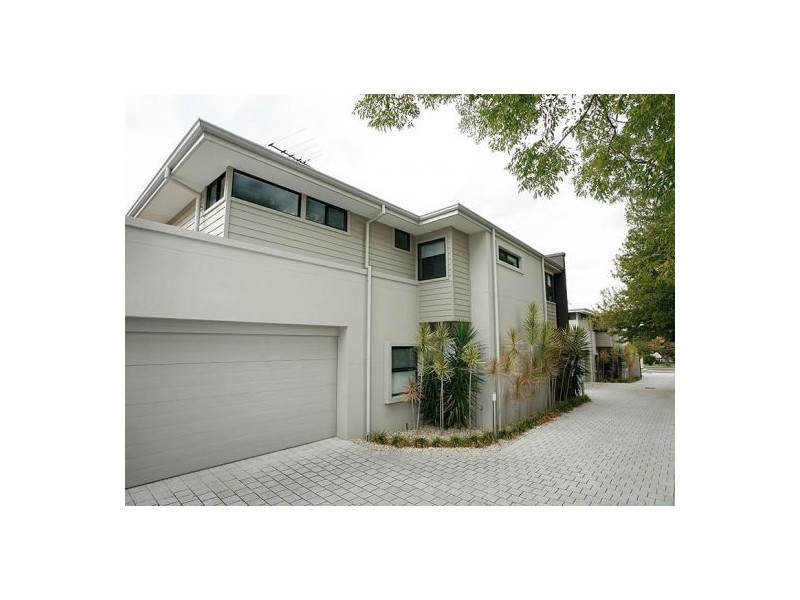 2/217 Coode Street, Como WA 6152