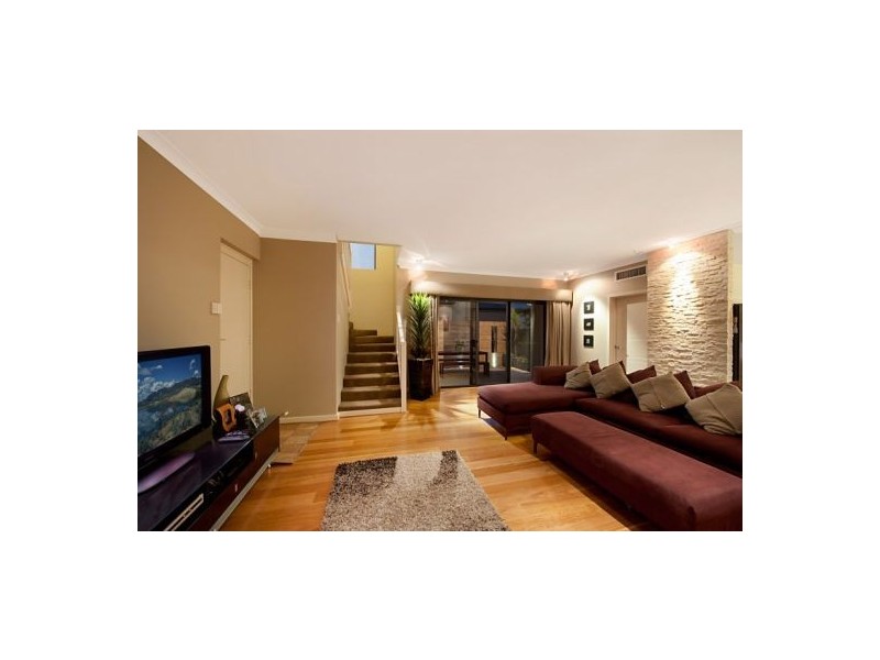 19 Edgecumbe Street, Como WA 6152