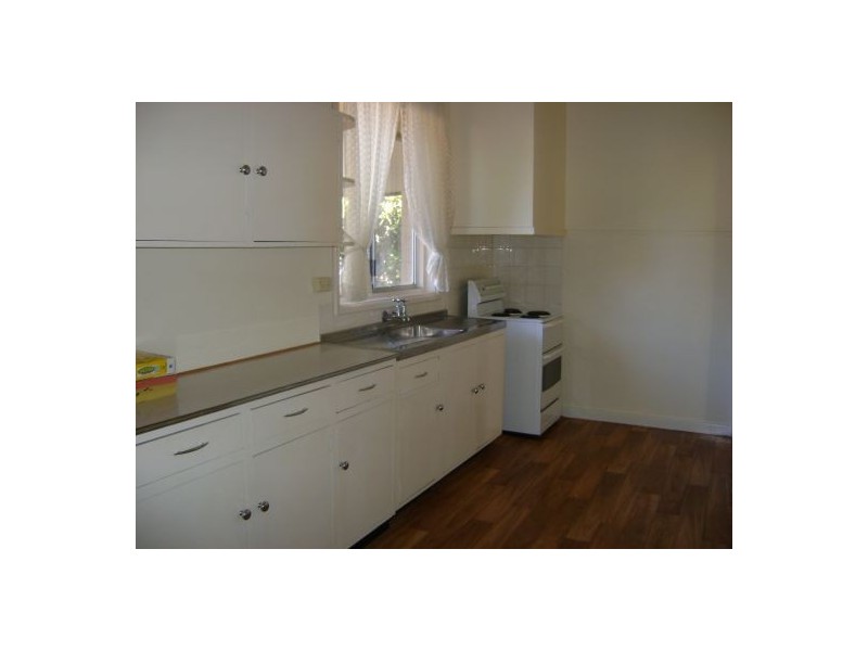 51 Crawshaw Cres, Manning WA 6152