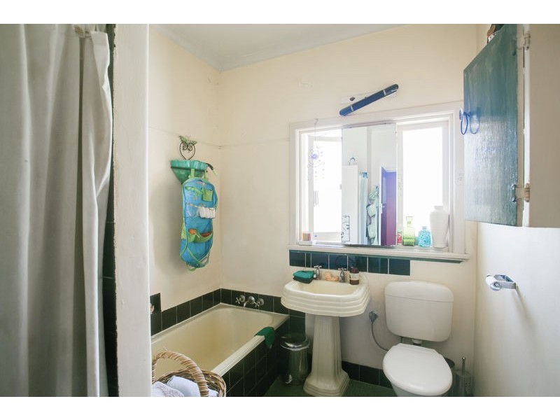 180 Lockhart Street, Como WA 6152