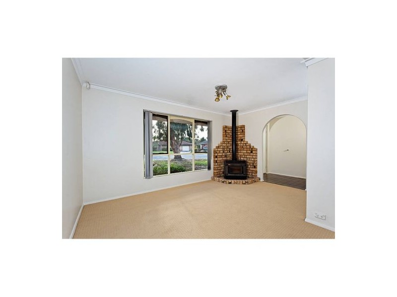 4 Iden Place, Huntingdale WA 6110