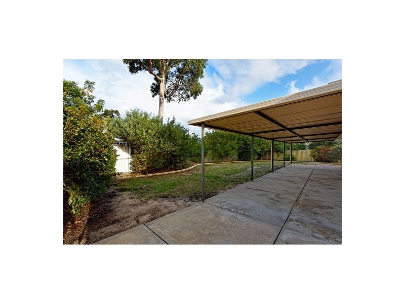 4 Iden Place, Huntingdale WA 6110