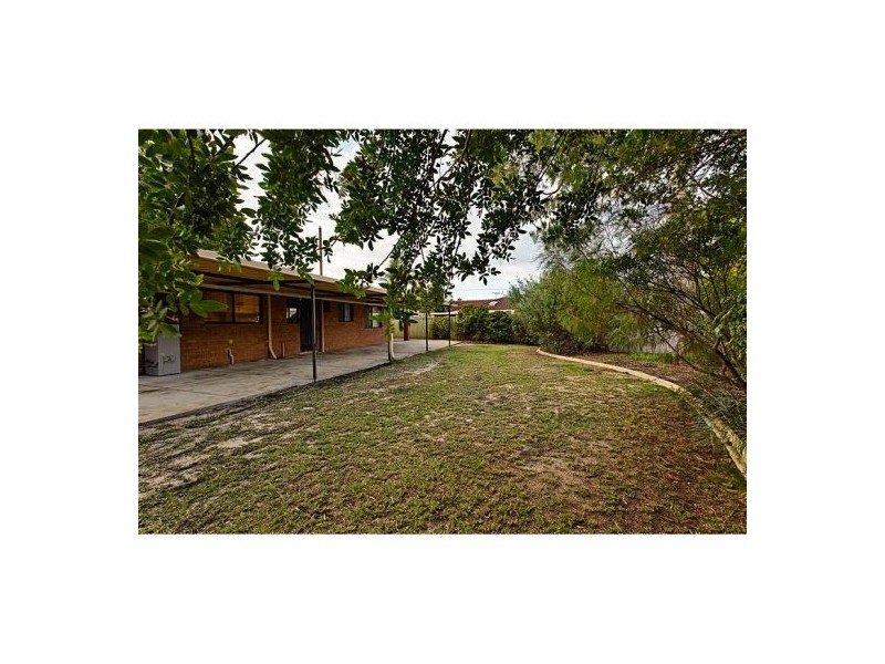 4 Iden Place, Huntingdale WA 6110