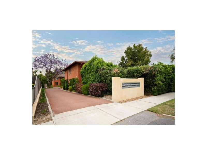 8/25 Comer Street, Como WA 6152