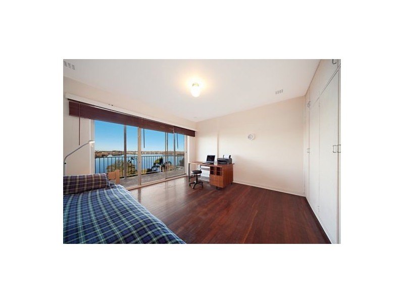 9A River Way, Salter Point WA 6152