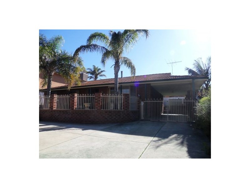 90B Hobbs Avenue, Como WA 6152