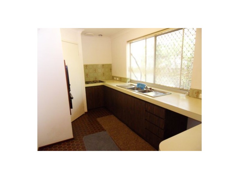 2/33 Edgecumbe, Como WA 6152