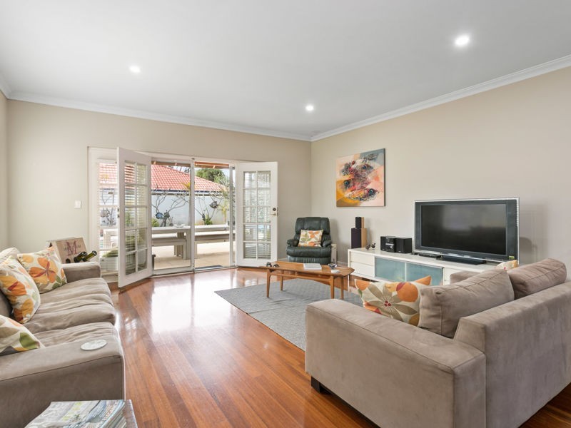 56 Downey Drive, Manning WA 6152