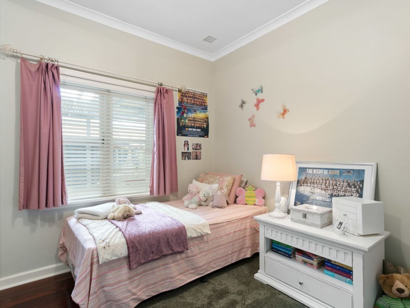 56 Downey Drive, Manning WA 6152