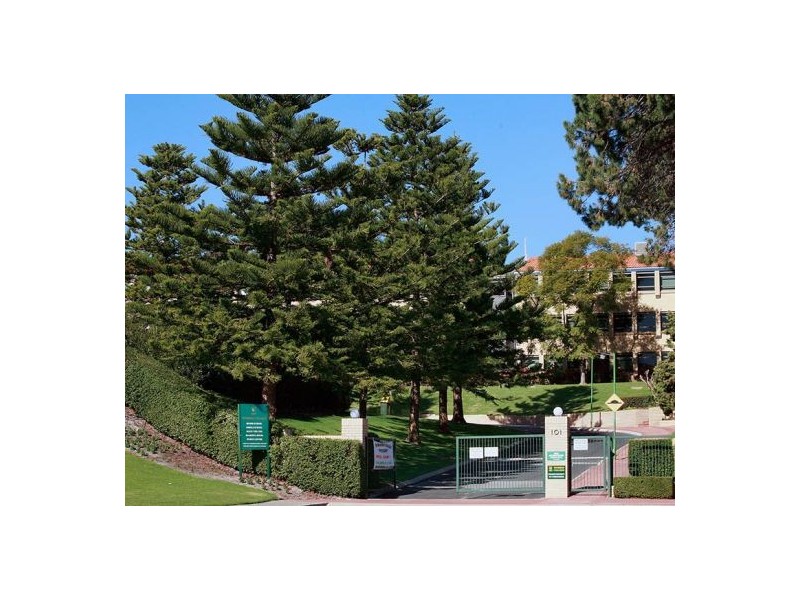 73 Clydesdale Street, Como WA 6152