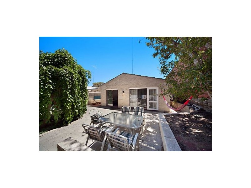 8 Lakeway Street, Claremont WA 6010