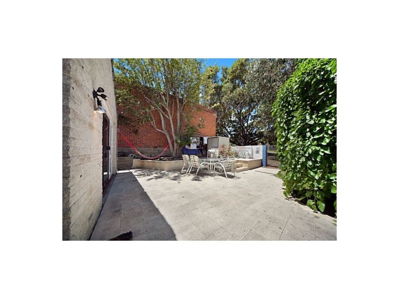 8 Lakeway Street, Claremont WA 6010