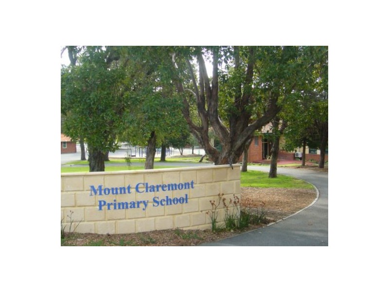 8 Lakeway Street, Claremont WA 6010