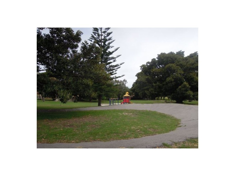 8 Lakeway Street, Claremont WA 6010