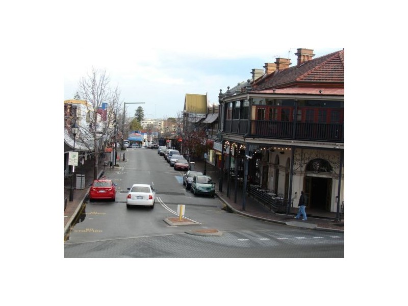 8 Lakeway Street, Claremont WA 6010