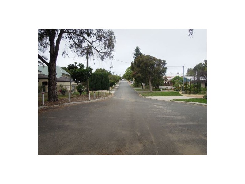 8 Lakeway Street, Claremont WA 6010