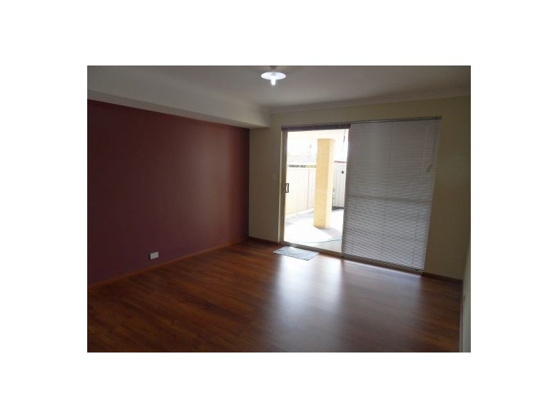 1/6 Dotterel Way, East Cannington WA 6107