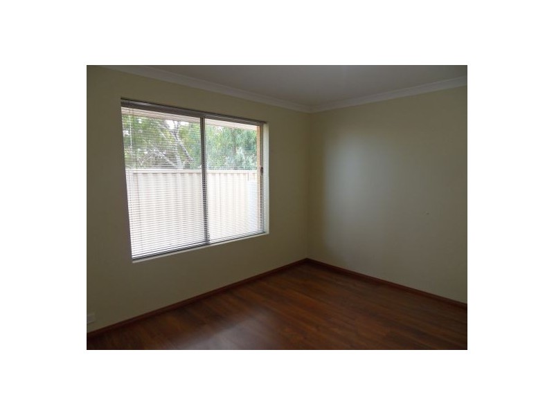 1/6 Dotterel Way, East Cannington WA 6107