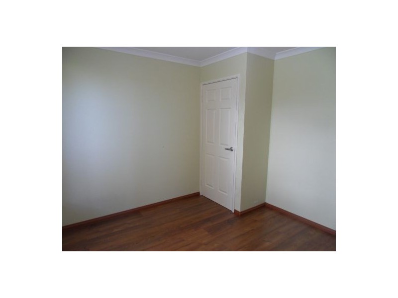 1/6 Dotterel Way, East Cannington WA 6107