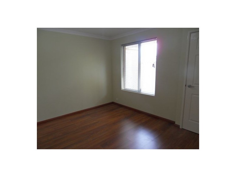 1/6 Dotterel Way, East Cannington WA 6107